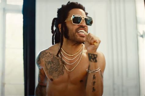 lenny kravits nude|Lenny Kravitz Shows Off Naked, Shredded Physique in Music Video.